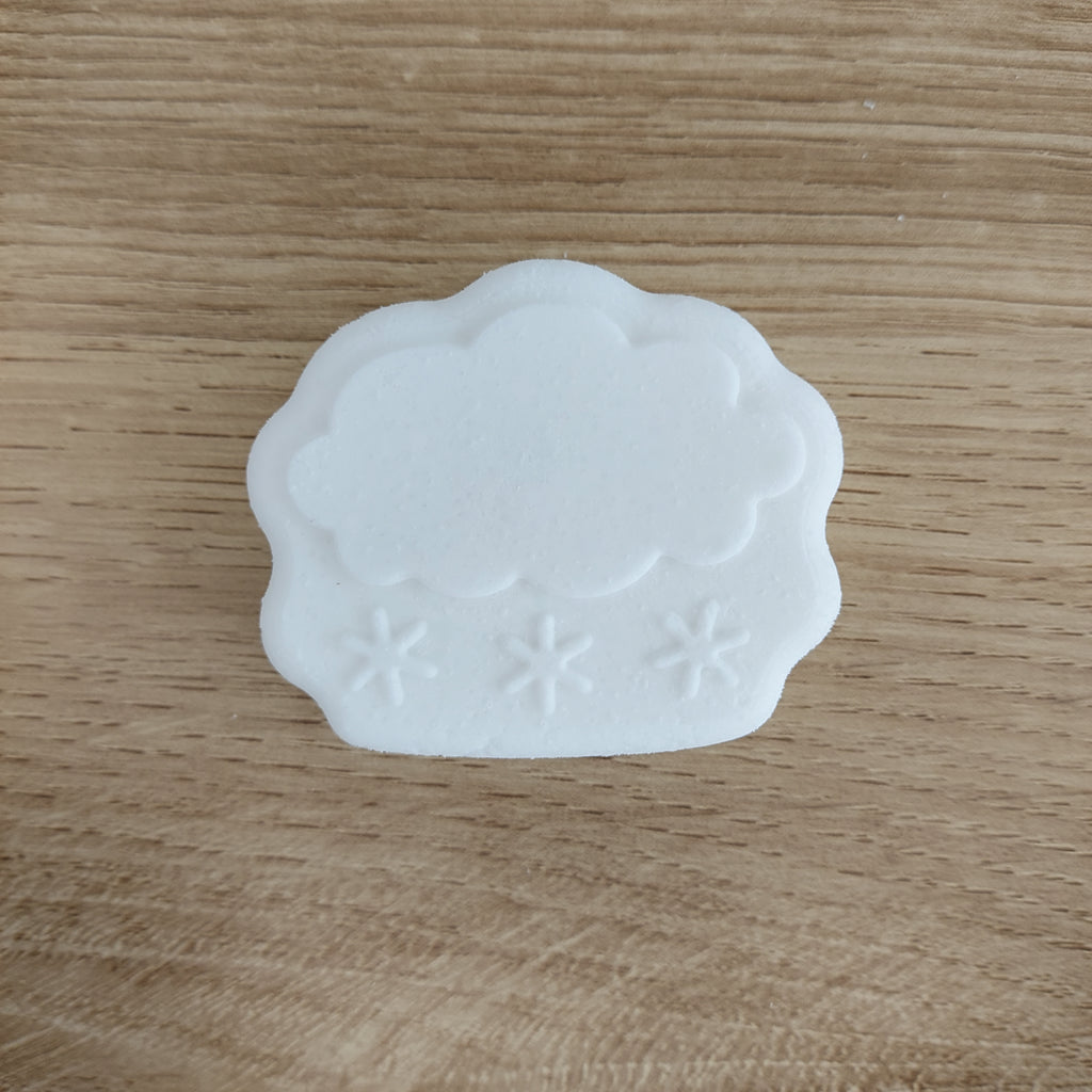 This shows the unpainted Snowcloud bathbomb as it comes out of the mould, and it is ready for painting.